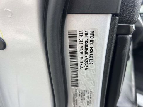 Used 2023 Jeep Grand Cherokee Altitude image 20