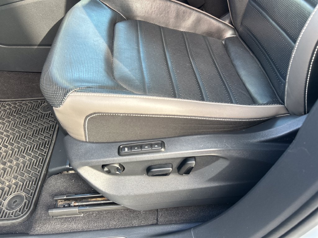 Used 2023 Volkswagen Atlas SEL Premium AWD/4WD image 32