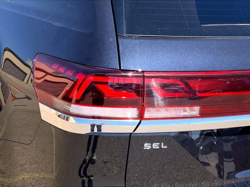 Used 2025 Volkswagen Atlas SEL Premium R-Line AWD/4WD image 28