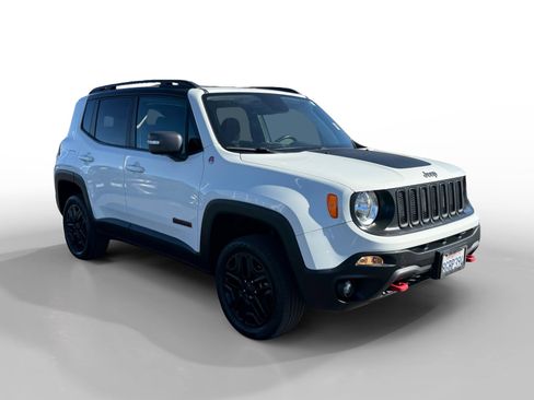 Used 2018 Jeep Renegade Trailhawk w/ UConnect 8.4 Nav Group image 7