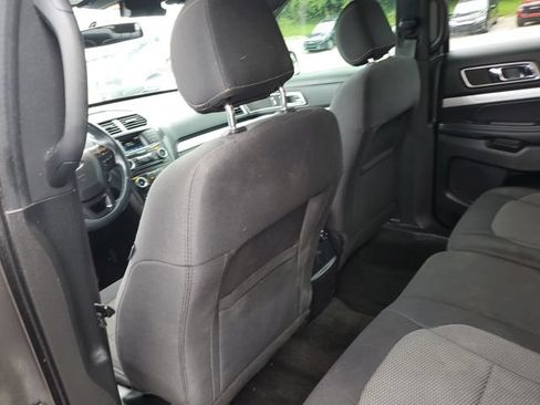 Used 2017 Ford Explorer XLT AWD/4WD image 14