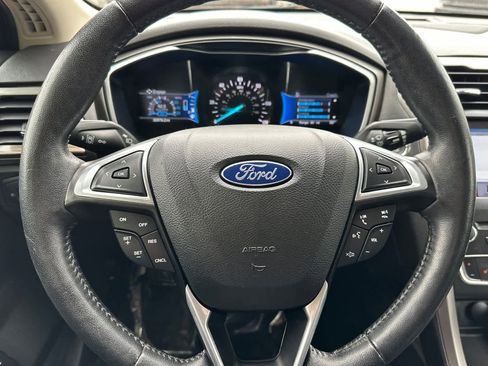 Used 2017 Ford Fusion Energi SE FWD image 22