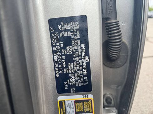 Used 2025 Kia Soul LX w/ LX Technology Package FWD image 22
