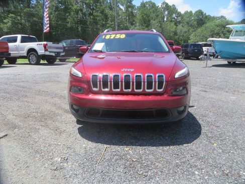 Used 2017 Jeep Cherokee Latitude w/ Safety/Convenience Group FWD image 3