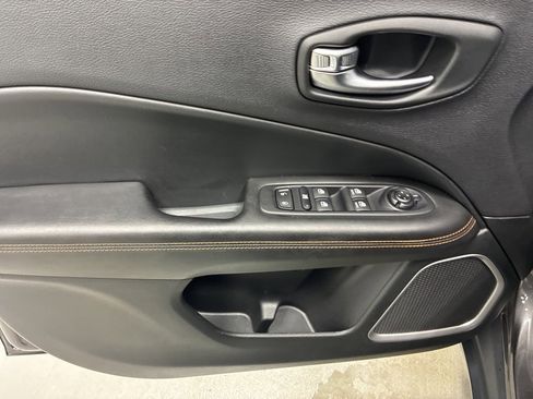 Used 2019 Jeep Compass Limited w/ Premium Lighting Group image 25