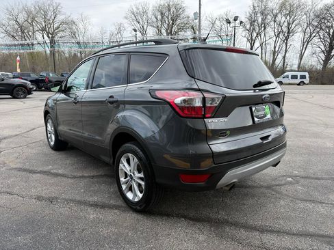 Used 2018 Ford Escape SE w/ SE Sync 3 Package FWD image 5