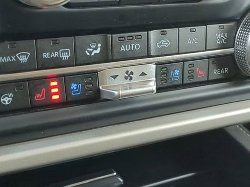 Used 2024 Ford Expedition XLT image 23