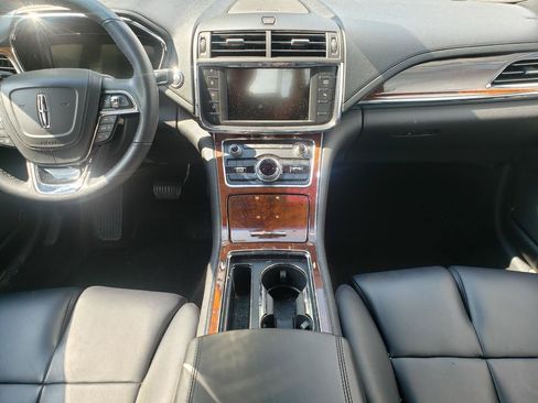 Used 2019 Lincoln Continental Premiere FWD image 6