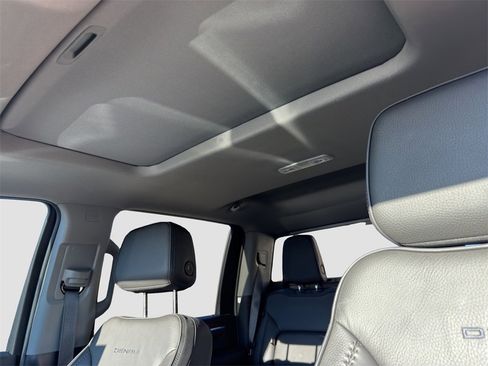 Used 2025 GMC Sierra 2500 Denali w/ Denali Reserve Package image 8