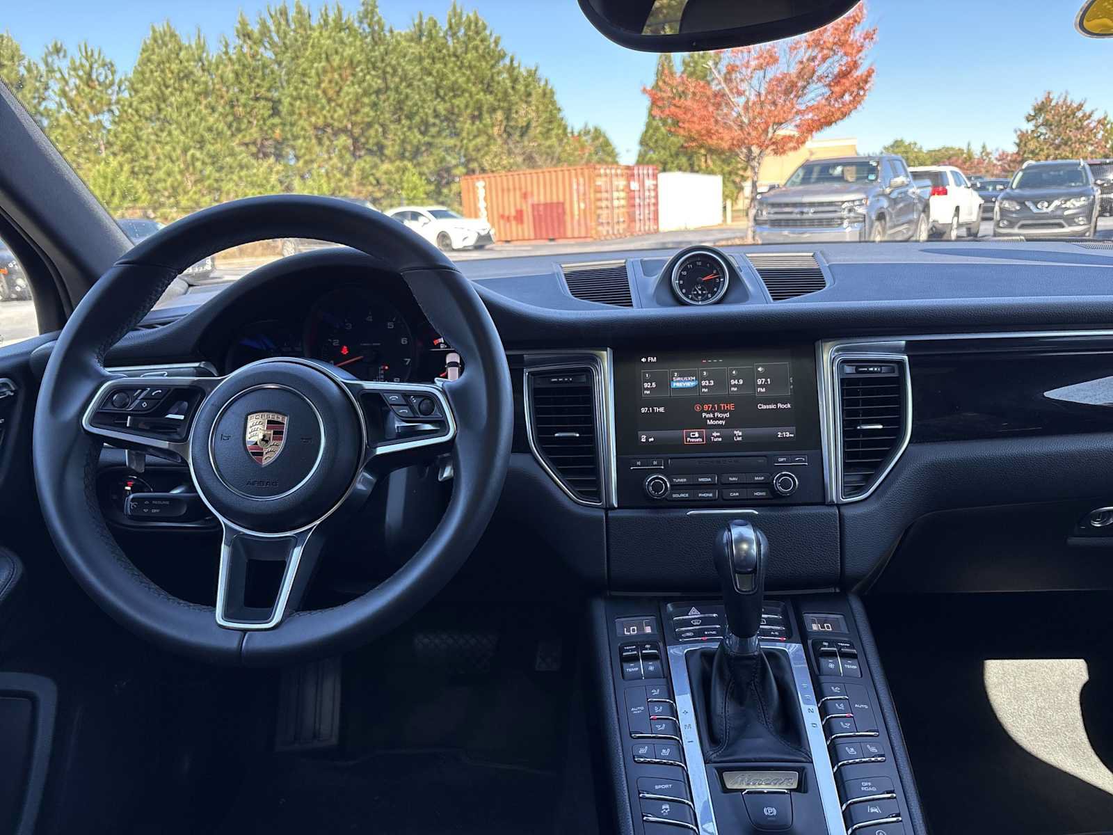 Used 2018 Porsche Macan AWD/4WD image 3