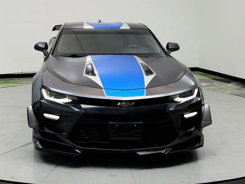 Used 2017 Chevrolet Camaro SS RWD image 2
