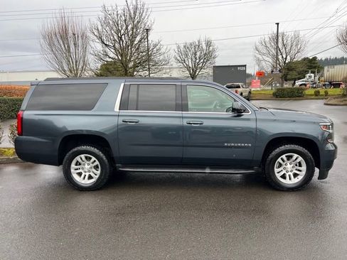 Used 2019 Chevrolet Suburban LT image 8