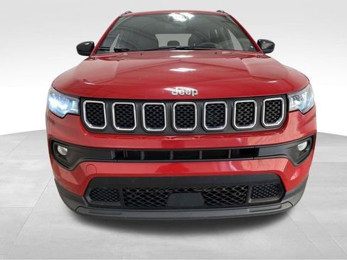 Used 2024 Jeep Compass Latitude image 6