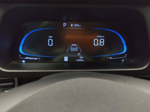 Used 2025 Hyundai Elantra SE FWD image 25