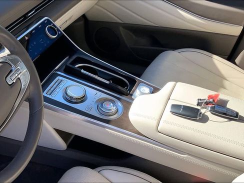 Used 2024 Genesis GV80 2.5T w/ Prestige Package image 16