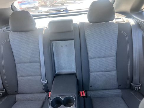 Used 2017 Hyundai Elantra GT FWD image 11