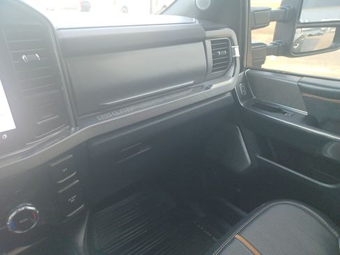 Used 2024 Ford F250 Platinum image 34