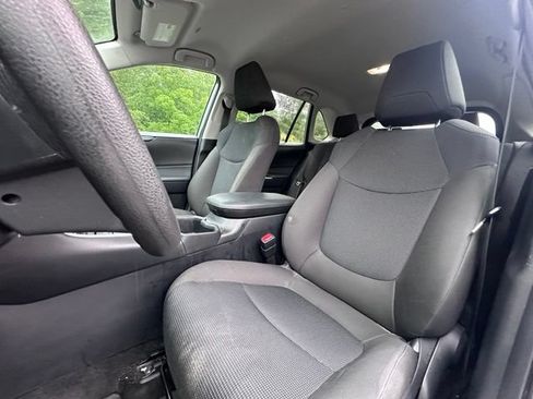 Used 2024 Toyota RAV4 LE AWD/4WD image 12