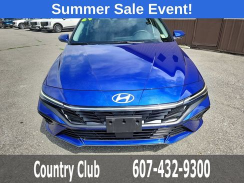Certified 2024 Hyundai Elantra SEL w/ Convenience Package FWD image 3