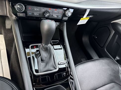 New 2026 Jeep Compass Limited w/ Sun, Sound & Navigation Group AWD/4WD image 19