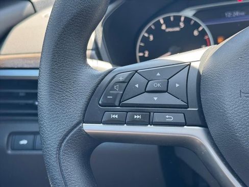 Used 2025 Nissan Altima 2.5 SV FWD image 16