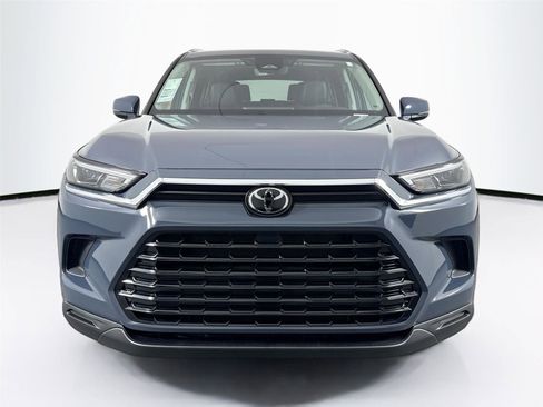 Certified 2025 Toyota Grand Highlander XLE image 9