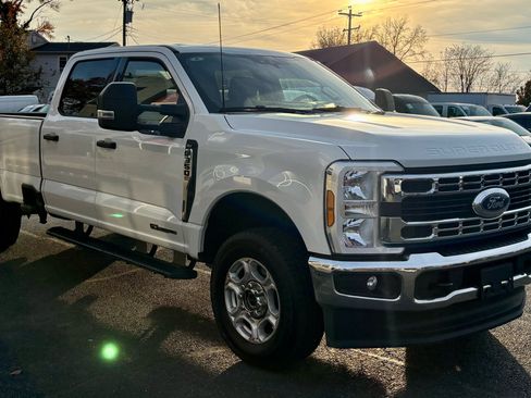 Used 2025 Ford F350 XLT image 4