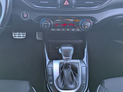 Used 2022 Kia Forte GT-Line FWD image 18