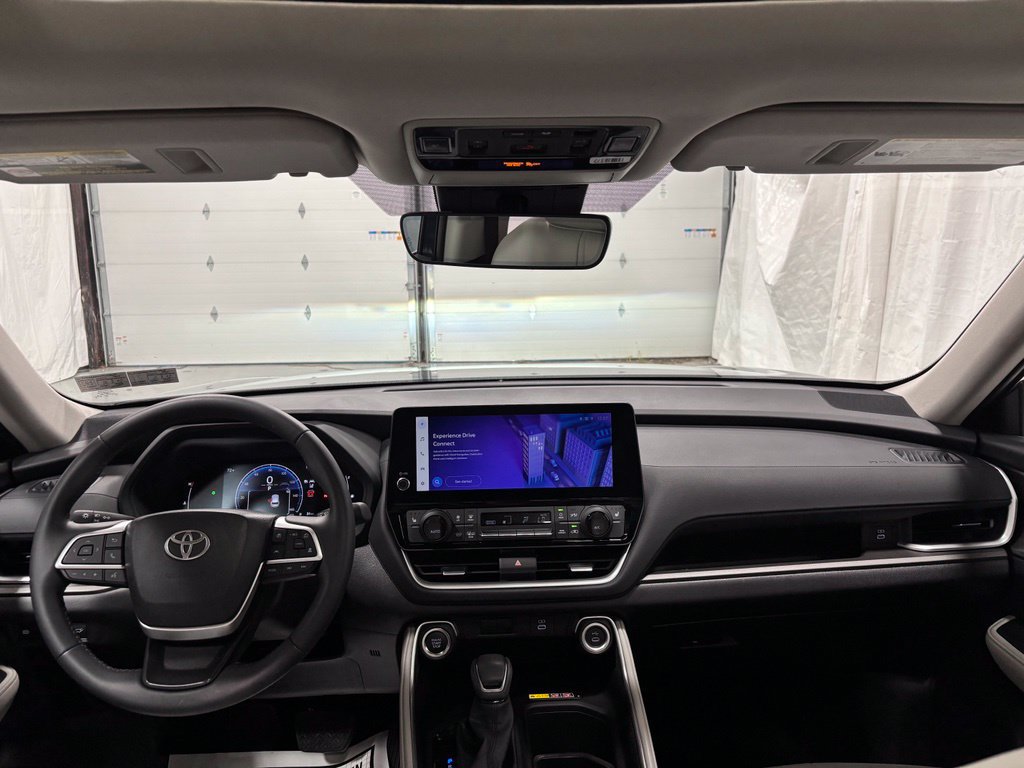 Used 2026 Toyota Grand Highlander AWD image 44