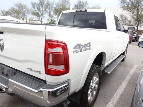 Used 2019 RAM 2500 Laramie AWD/4WD image 3