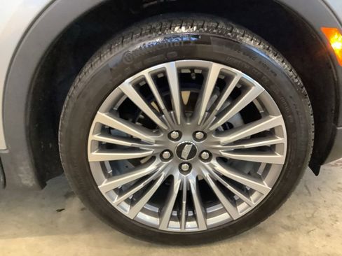 Used 2024 Cadillac XT4 Premium Luxury AWD/4WD image 27