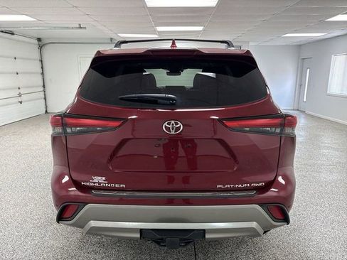 Used 2021 Toyota Highlander Limited image 26