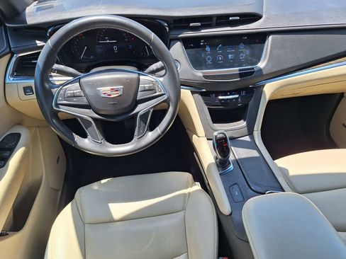 Used 2019 Cadillac XT5 FWD image 9