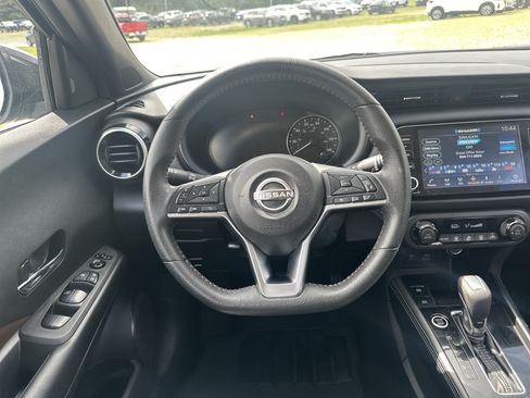 Used 2024 Nissan Kicks SR FWD image 23