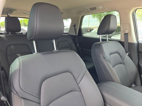 New 2026 Nissan Pathfinder SL FWD image 21