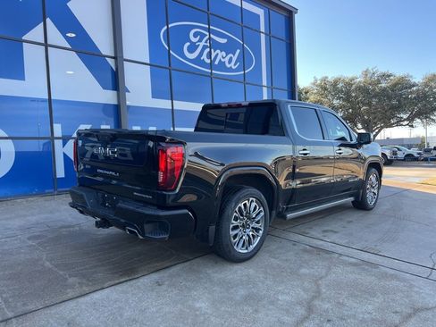 Used 2024 GMC Sierra 1500 Denali Ultimate image 9