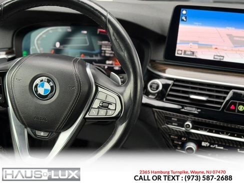 Used 2021 BMW 530i xDrive w/ Convenience Package image 32