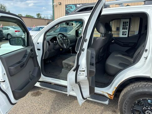 Used 2011 Nissan Xterra S AWD/4WD image 9