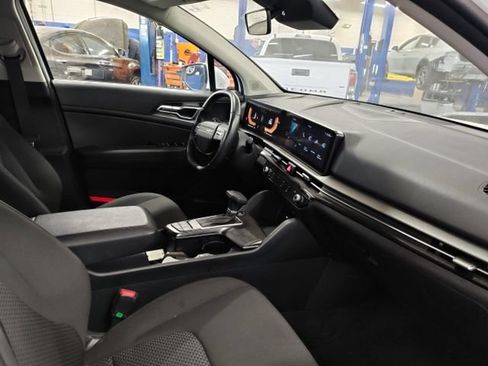 Certified 2026 Kia Sportage LX FWD image 14