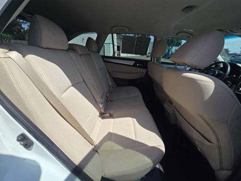 Used 2018 Subaru Outback 2.5i Premium AWD/4WD image 12