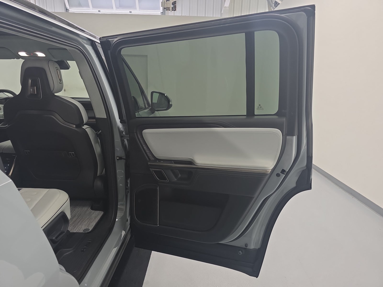 Used 2023 Rivian R1S Adventure Quad AWD/4WD image 19