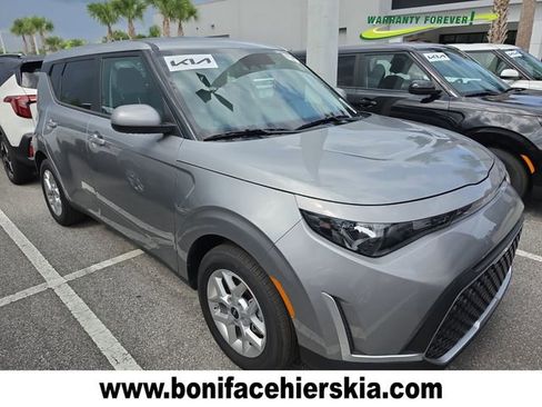 Certified 2025 Kia Soul LX w/ LX Technology Package FWD image 1