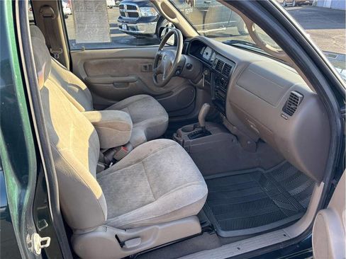 Used 2003 Toyota Tacoma 2WD Xtracab image 12