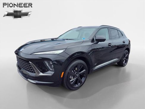 Used 2025 Buick Envision Sport Touring image 1