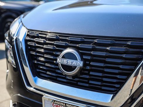 Used 2023 Nissan Rogue SV FWD image 11