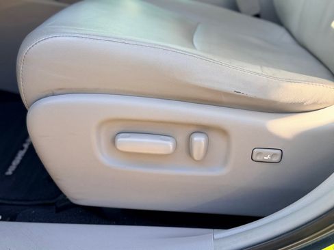 Used 2013 Toyota Highlander SE image 8