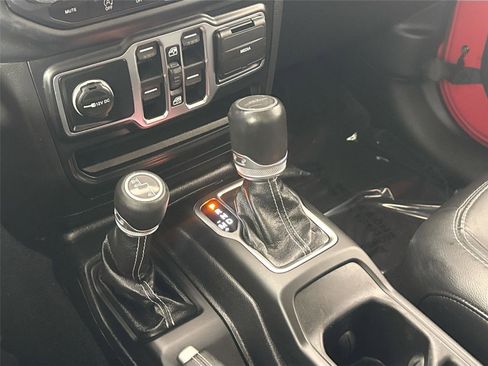 Used 2020 Jeep Gladiator Overland image 29