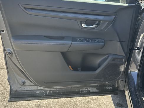 Used 2025 Honda CR-V Sport image 16
