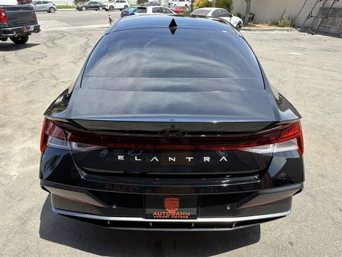 Used 2024 Hyundai Elantra Limited FWD image 10