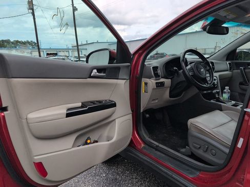 Used 2019 Kia Sportage EX FWD image 10